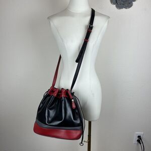 ILI New York Bucket Bag Womens Black Red Genuine Leather Drawstring Crossbody